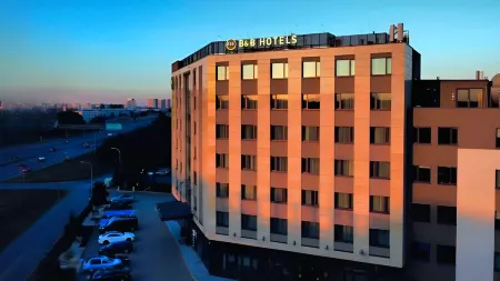 B&B Hotel Warsaw East Отели рядом с достопримечательностью «Варшавский политехнический институт»