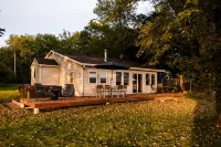 Sunset Bay - Experience Stunning Sunsets on Coon Lake - Charming 2 Bedroom House