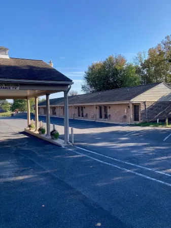 Country Squire Inn and Suites