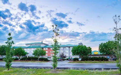 Sandman Hotel & Suites Regina Hotels in 