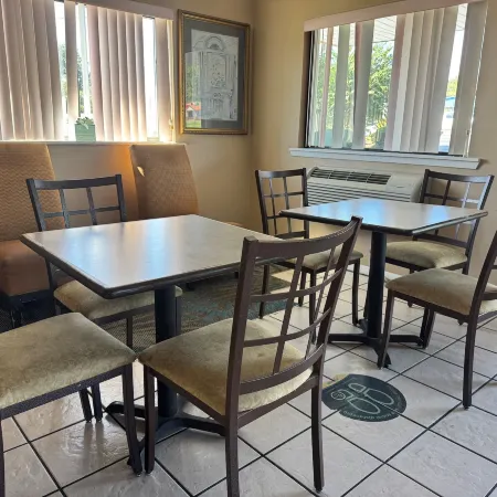 Super 8 by Wyndham Laurel