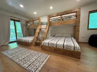 Resort Neighborhood - Walk to Pool, Tennis, Golf, Trails, Lake, & Restaurants - Gym