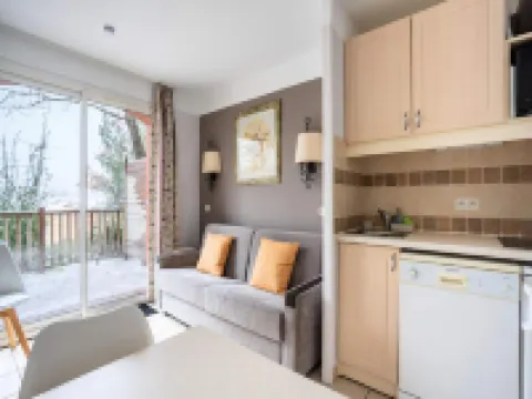 2 Room House 5 People - Selection