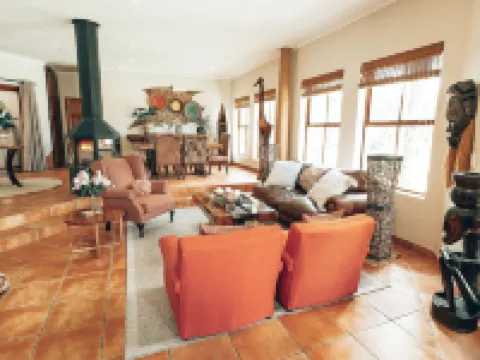 Villa Chad Luxury Guesthouse Hotels in Overberg District Municipality