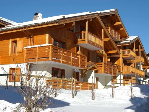 Cozy Chalet Stay w/ Pool