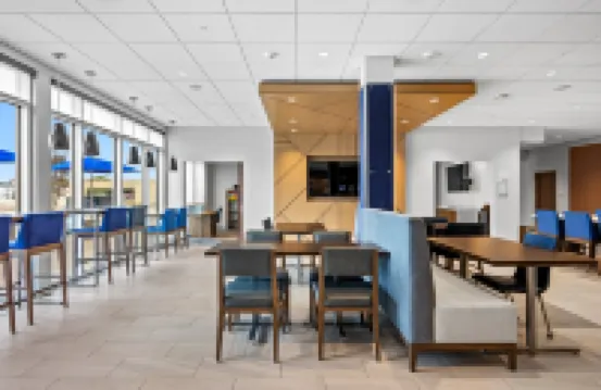 Holiday Inn Express & Suites MARINETTE by IHG