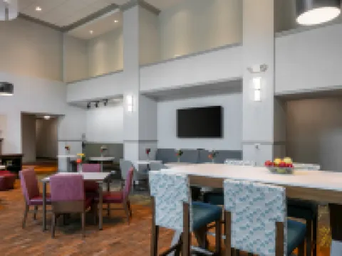 Hampton Inn & Suites Grafton Hotels in Ozaukee County