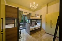 21-15 Boutique Hostel