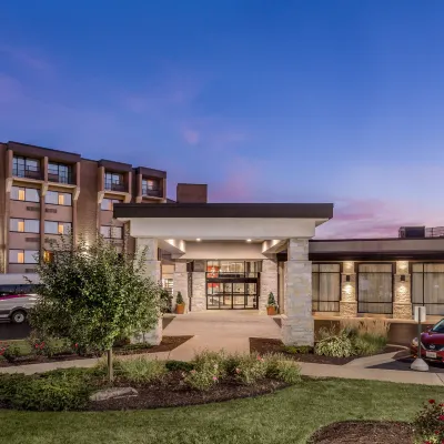 Crowne Plaza Milwaukee Airport by IHG โรงแรมใกล้ม็อบคราฟต์เบียร์