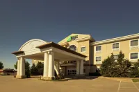 โรงแรม Holiday Inn Express Hotel & Suites Vernon College Area บาย IHG - พร้อมWifi