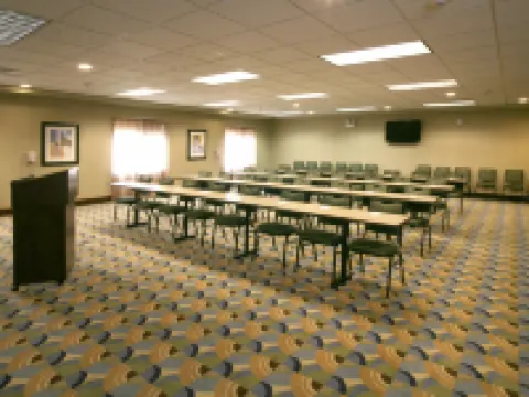 Holiday Inn Express & Suites MADISON-VERONA by IHG Hotels in Verona