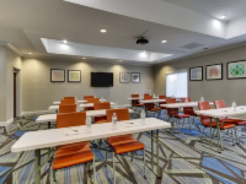 Holiday Inn Express & Suites Columbus - FT Benning Maingate by IHG โรงแรมในโคลัมบัส