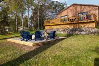 Lake Front ~ Firepit ~ Kayaks ~ SUPs ~ Yard Games