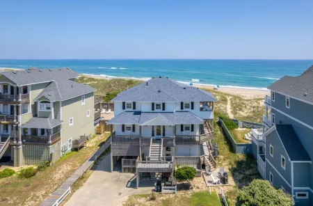 9 Br Ocean/Beachfront Home w/ Heatedpool & 2 Hottubs in Obx! Отели в г. Хаттерас
