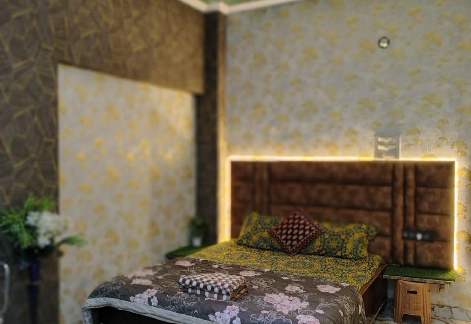 도마리 Banaras House 100Mtr Far from Banaras Station Opposite to Gate No 2Entry(Banaras House 100Mtr Far from Banaras Station Opposite to Gate No 2Entry) 2성급 호텔 객실