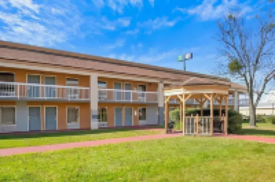 Quality Inn Kingsland Hotels in Kingsland