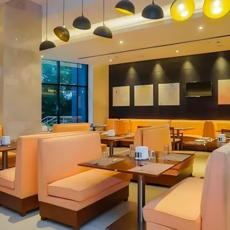 Grand Tamanna Hotel Отели в г. Хинджавади
