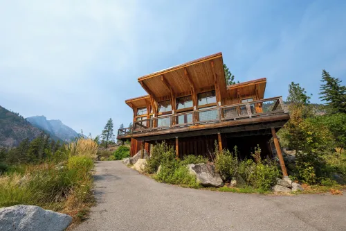 睡女士山度假村
