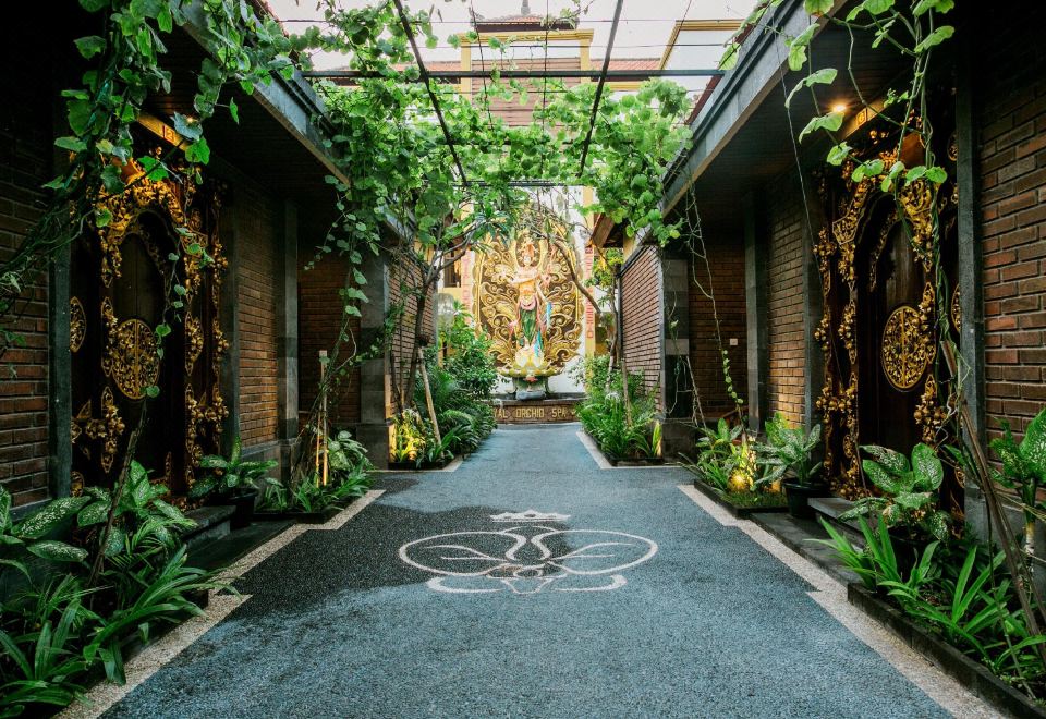 Royal Orchid Lodge Images