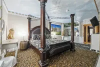 Days Inn & Suites by Wyndham Terre Haute