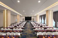 HARRIS Hotel & Suites Nagoya Batam - Business
