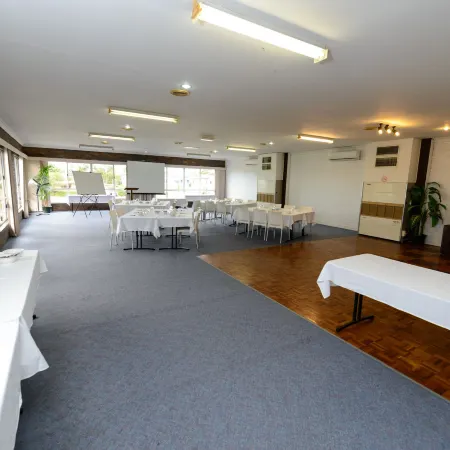 Smart Motels Bert Hinkler