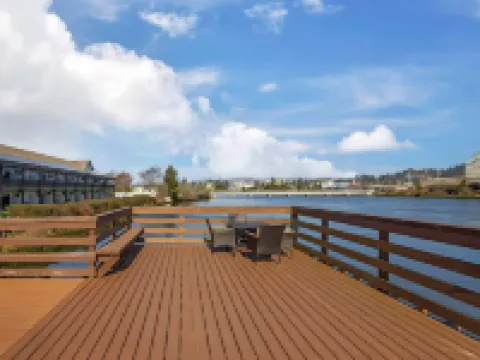 Edgewater Inn and Suites, Ascend Hotel Collection Hotels in Coos Bay