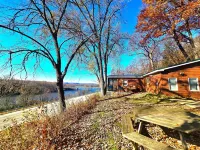 Eagles Nest- River View Cabin Hotels in Freeman