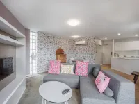 Sleek 2-Bed Apartment in Vibrant Kingston - 2-Star