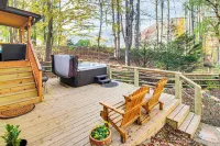 Hot Tub & Stone Fire Pit: Smoky Mountain Oasis!