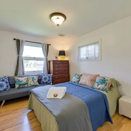 New Jersey Cottage w/ Grill - Short Walk to Beach!
