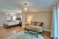 Waterfront Georgetown Retreat on Lake George! - Parkplatz