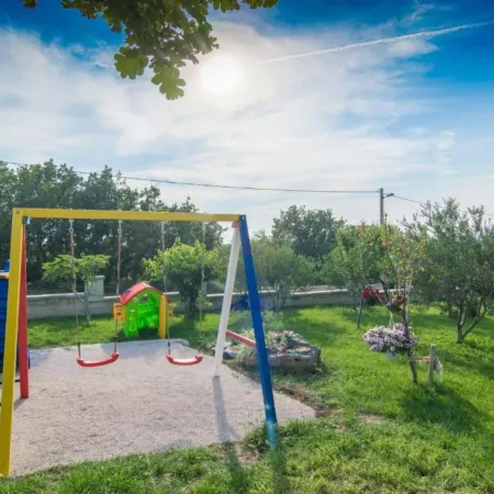 Holiday House Balen With Swimming Pool Отели в г. Лисичић