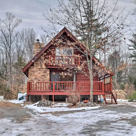 Secluded Johnsburg Retreat w/ Hot Tub & Fire Pit