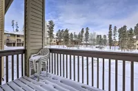 Sleek Frisco Townhome w/ Views: 8 Mi to Copper Mtn - Parking