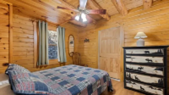 Creek Front Family Getaway in the Great Smoky Mountains with Hot Tub