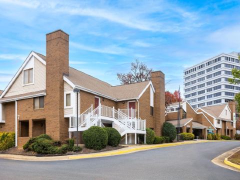Tysons Corner Suites, A Baymont by Wyndham