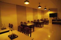 Hotel Harriet, 50m Away from Temple Rameshwaram - فطور