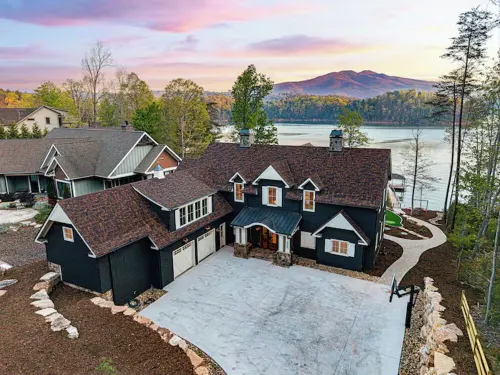 New Designer Lakefront Dock Putting Green Golf Sim