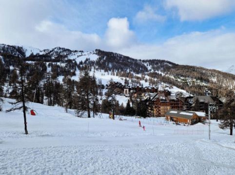 Apartment in Vars near Orée du Bois Slope