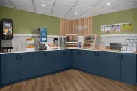 Spark by Hilton Northborough - breakfast