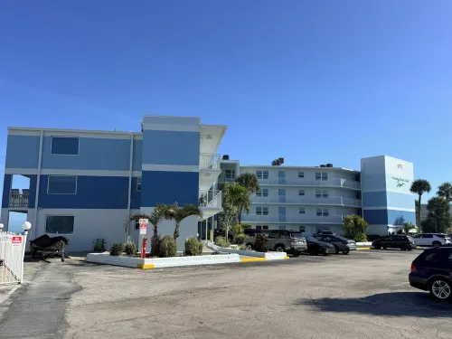 Beach Front Condo - Melbourne/Satellite Beach Cocoa Beach 2 Bd/ 2 Bath, Pool