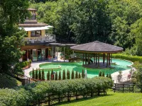 Elegant Villa with Spa in Sorano