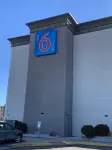 Studio 6 Lincoln, NE - Airport - جاكوزي