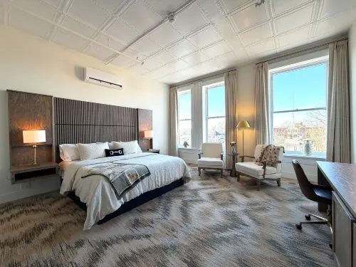 Hotel Thoroughbred
