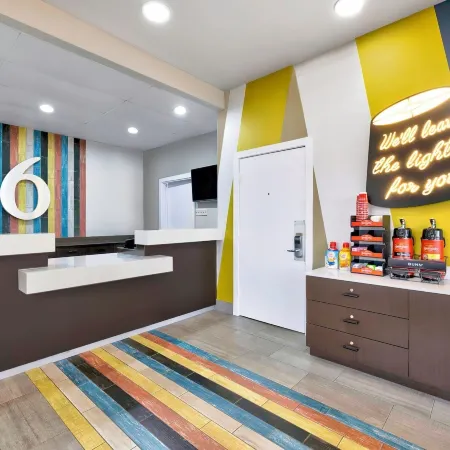 Motel 6 Plano, TX - Plano Northeast Hotel di County Collin