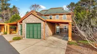 Tides & Timber by Avantstay Lakeside Retreat + Hot Tub + Kayaks + Paddleboard + Bikes Near Beach