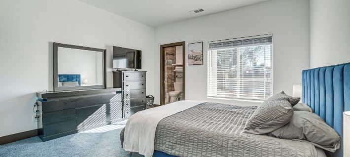 Fully Updated! Prime Riverside Spot Near Dtwn Hotels in Riverside