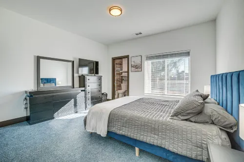 Fully Updated! Prime Riverside Spot Near Dtwn - Homestays