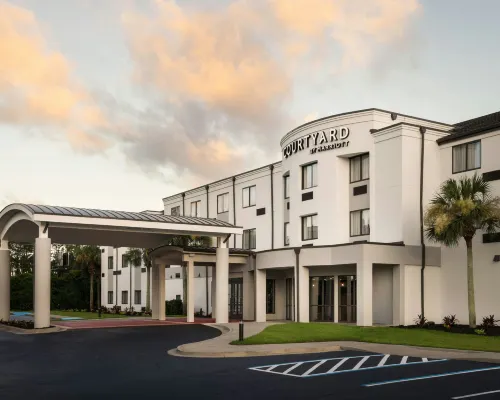 Courtyard by Marriott Brunswick Hotels in Glynn County
